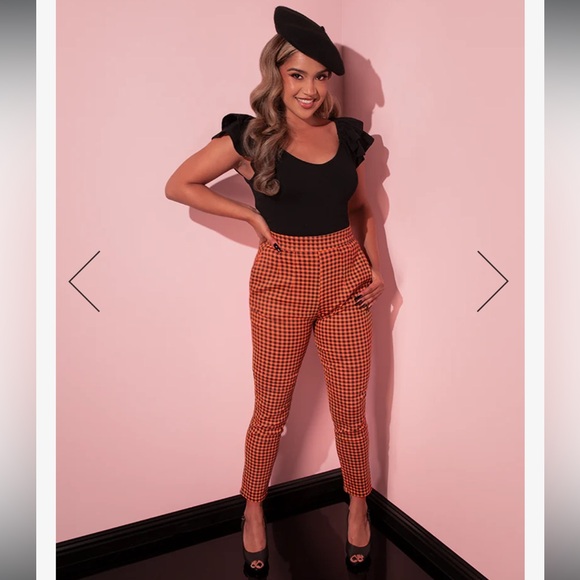 Vixen by Micheline Pitt Pants - Vixen by Micheline Pitt Cigarette pants in orange pumpkin gingham